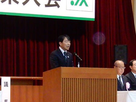 挨拶するJA富山中央会 延野会長